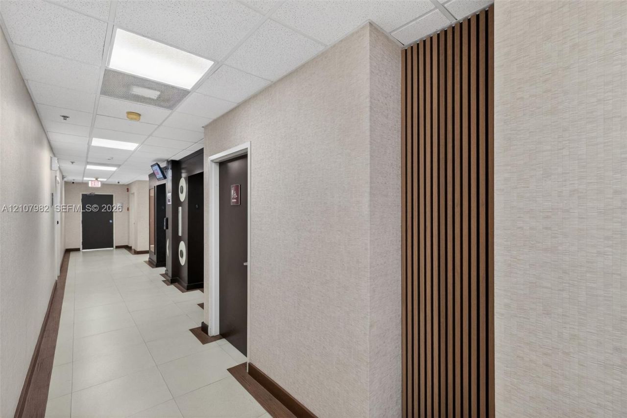 12550 Biscayne Blvd , Unit 407, North Miami, FL 33181 Photo