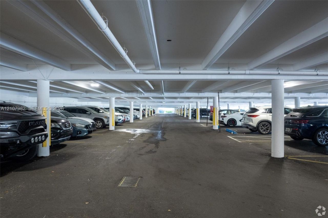 12550 Biscayne Blvd , Unit 407, North Miami, FL 33181 Photo