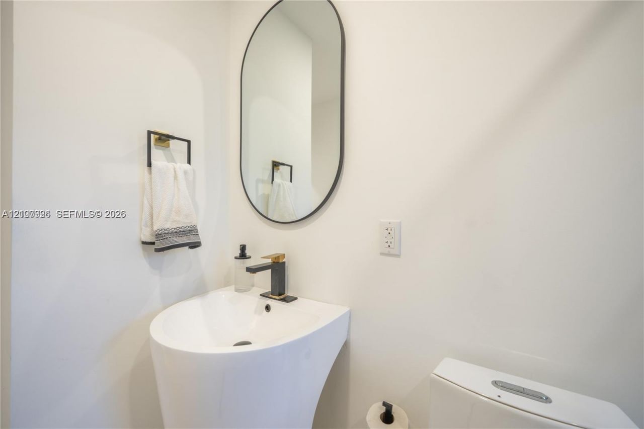 545 NW 47th St , Miami, FL 33127 Photo