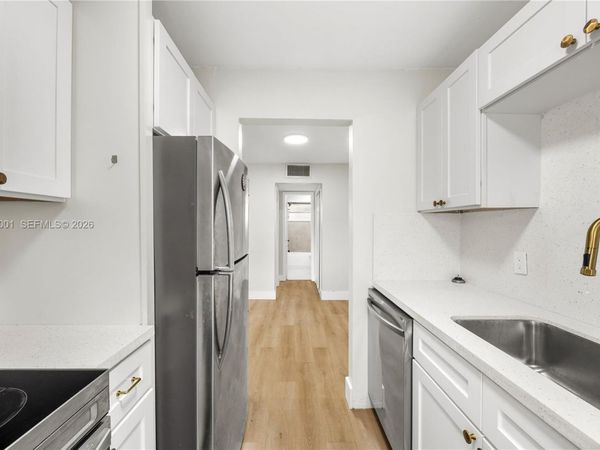 2418 Polk St , Unit 105, Hollywood, FL 33020