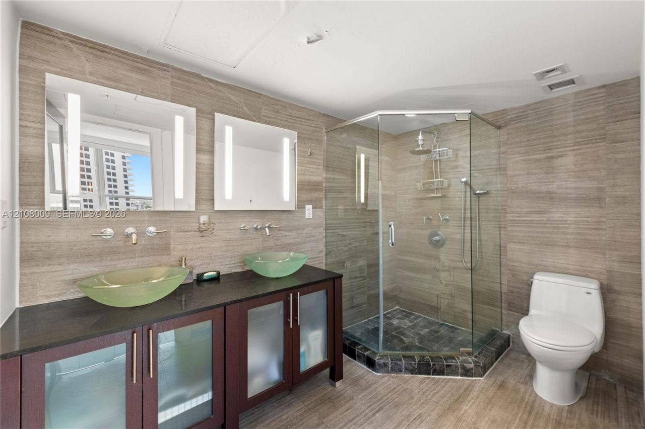1500 Bay Rd, Unit 1514S, Miami Beach, FL 33139 Photo