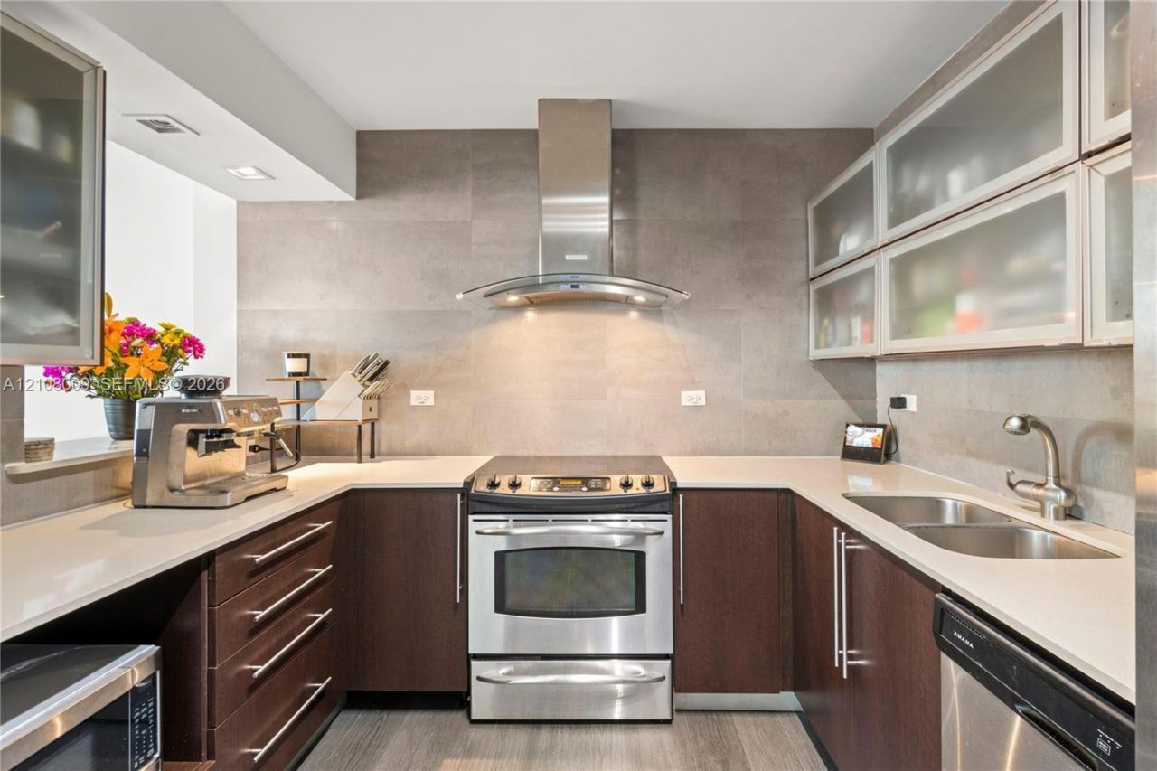 1500 Bay Rd, Unit 1514S, Miami Beach, FL 33139 Photo
