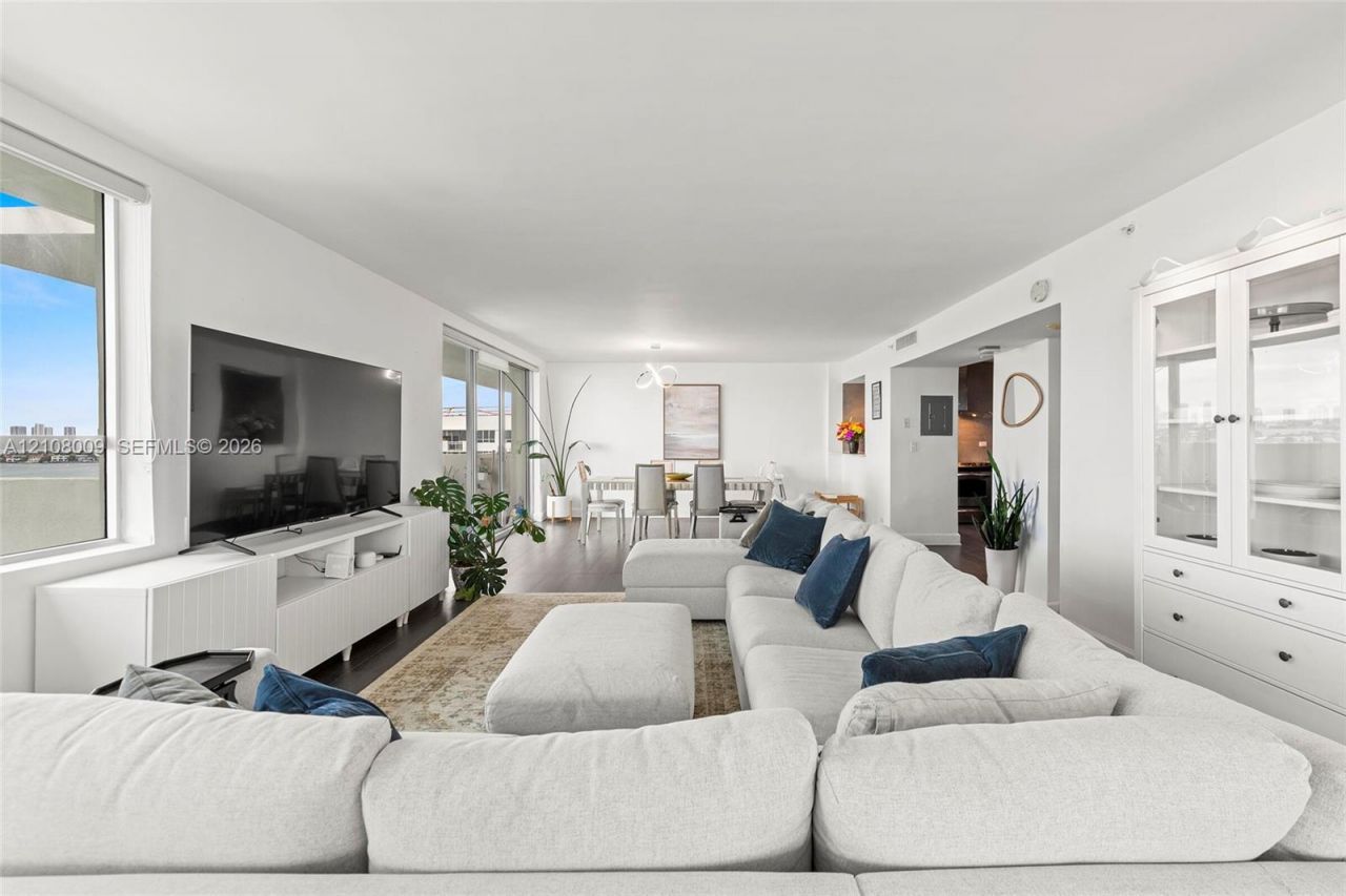 1500 Bay Rd, Unit 1514S, Miami Beach, FL 33139 Photo