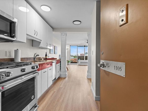 44 Washington St, Unit 1105, Brookline, MA 02445