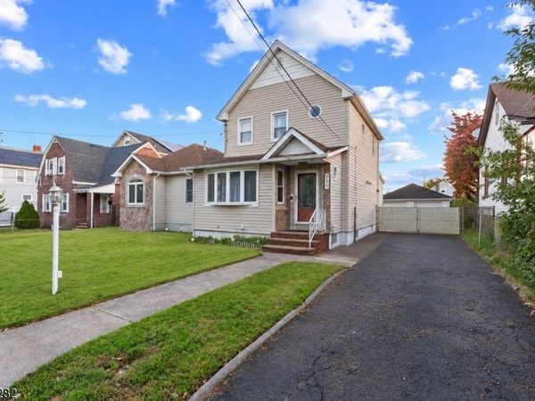245 Kingsland Ave, Lyndhurst, NJ 07071