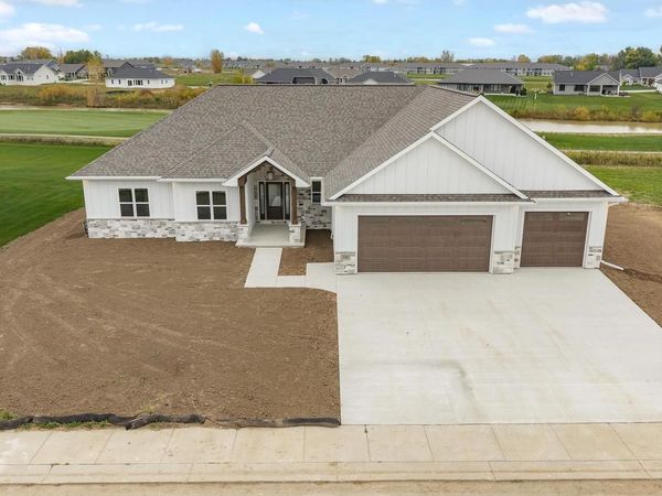 140 BECKERAE COURT, Wrightstown, WI 54180