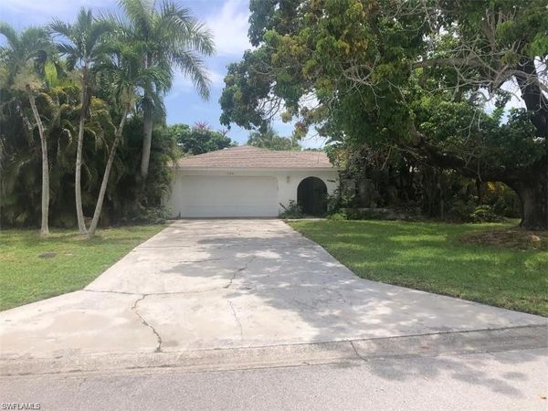 224 Pine Valley CIR , NAPLES, FL 34113