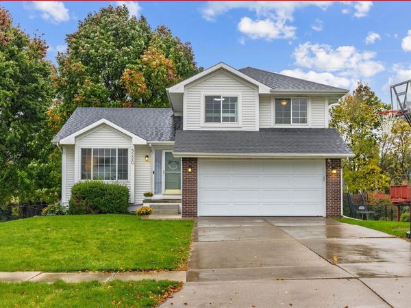 9220 Timberwood Drive, Johnston, IA 50131