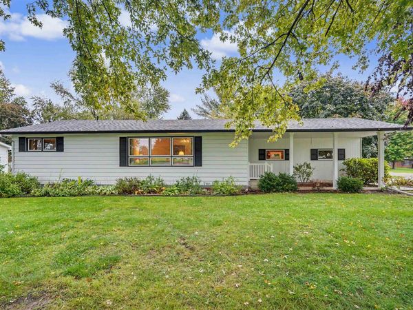 102 Rainbow Drive, Fairbank, IA 50629