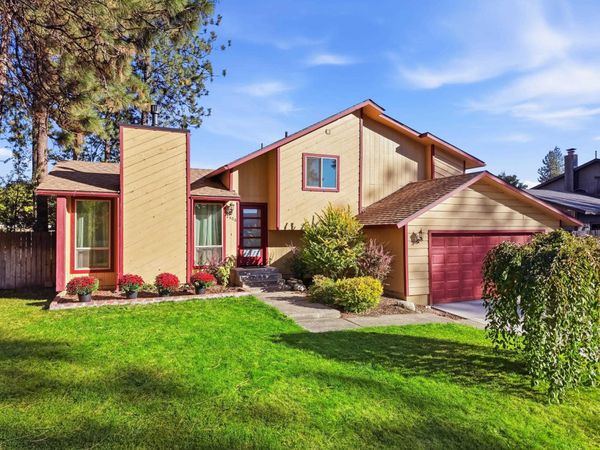 2406 N Pioneer Ridge Dr, Post Falls, ID 83854