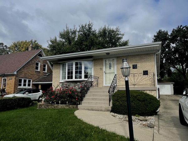 569 W Crockett Avenue , Elmhurst, IL 60126
