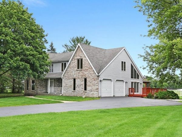 6N777 Palomino Drive , St. Charles, IL 60175