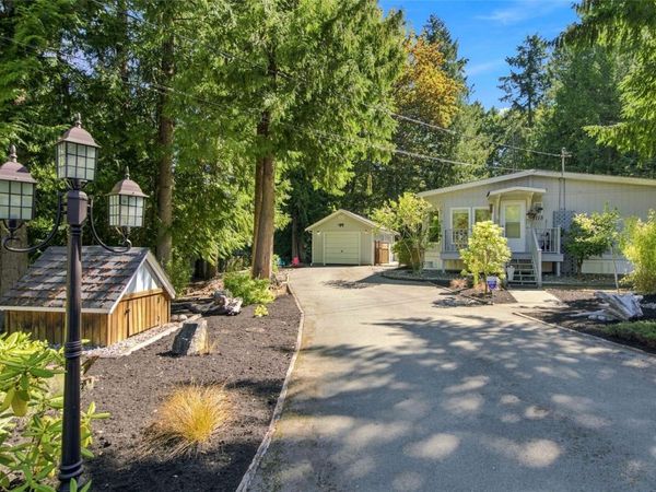1115 Symons Cres , Qualicum Beach, BC V9K 1M8