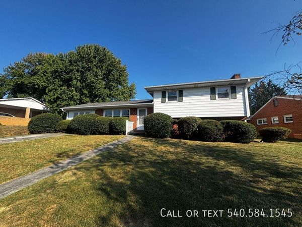 1511 Narcissus ST , Salem, VA 24153