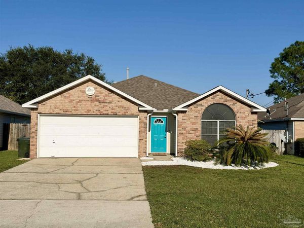 2464 Gulf Breeze Ave, Pensacola, FL 32507