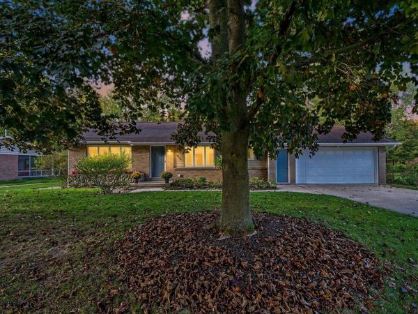 859 Paradise Lake Drive SE, Grand Rapids, MI 49546