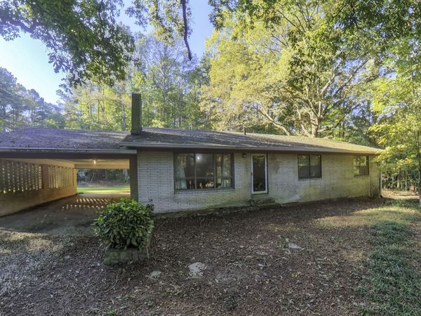 14 Daniel Rd., Tallapoosa, GA 30176