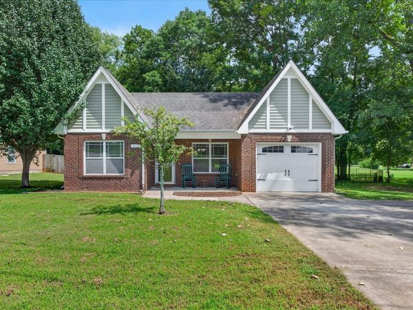 808 Dunbar Cave Rd , Clarksville, TN 37043
