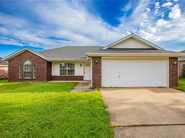 809 Jon Drive , Bentonville, AR 72712