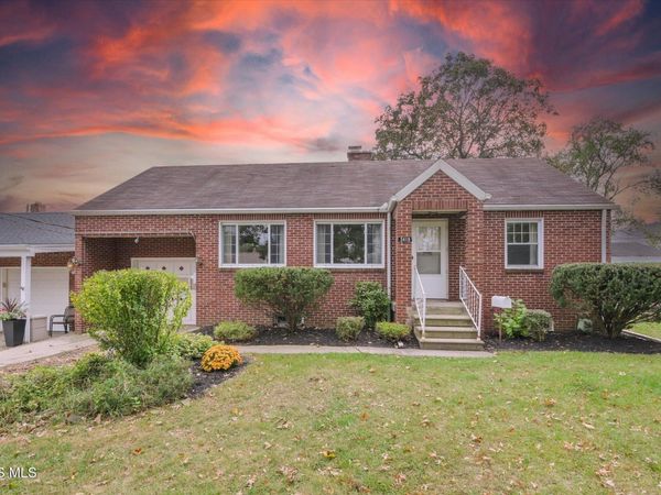 2419 Bucklew Dr , Toledo, OH 43613