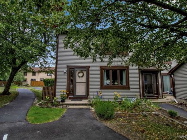 1301 Charlesgate Circle , East Amherst, NY 14051