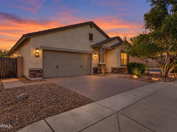 2917 W LAREDO Lane, Phoenix, AZ 85085
