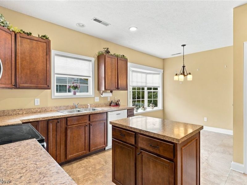 4214 Greenway Trail Street NW, Massillon, OH 44647 Photo 12