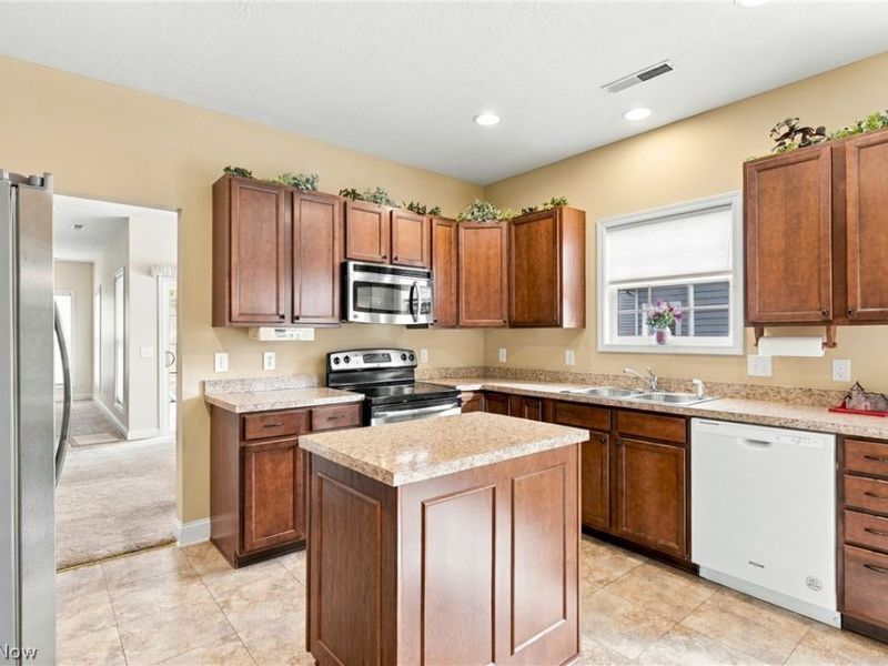 4214 Greenway Trail Street NW, Massillon, OH 44647 Photo 13
