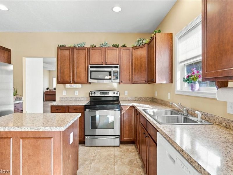 4214 Greenway Trail Street NW, Massillon, OH 44647 Photo 14