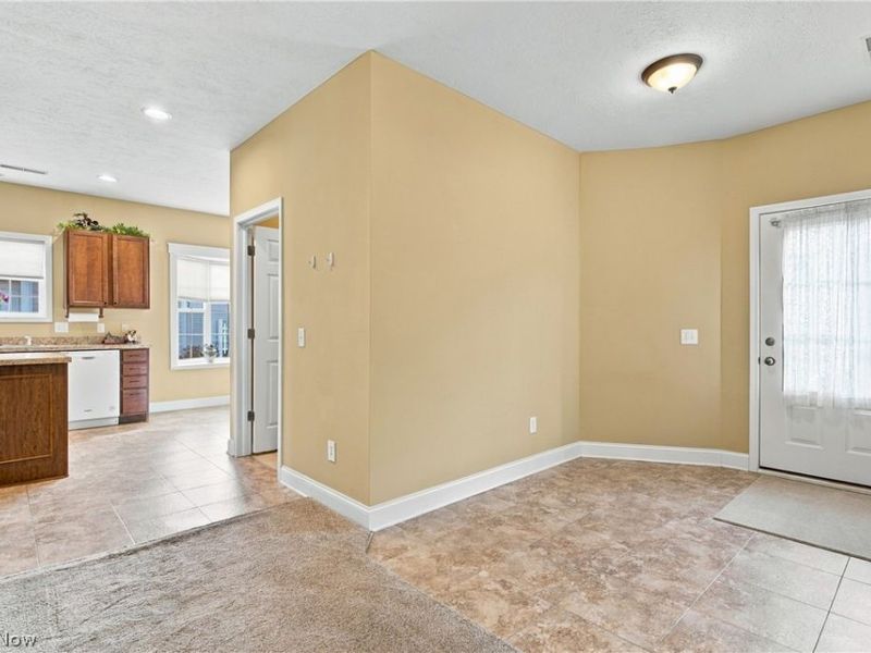 4214 Greenway Trail Street NW, Massillon, OH 44647 Photo 8