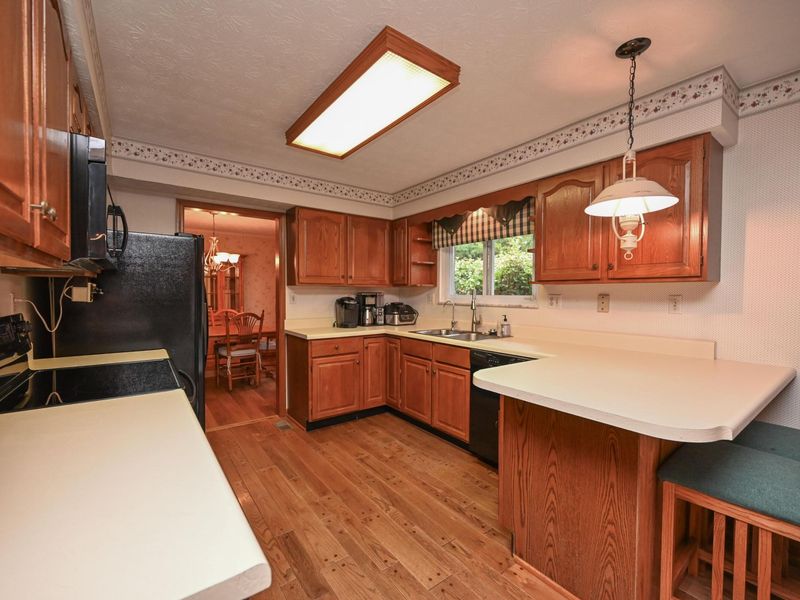 673 Edgefield Drive, Marion, OH 43302 Photo 5