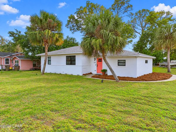 1302 Woodward Avenue , Port St Joe, FL 32456