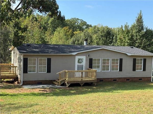 1376 Harris Road , Walnut Cove, NC 27052