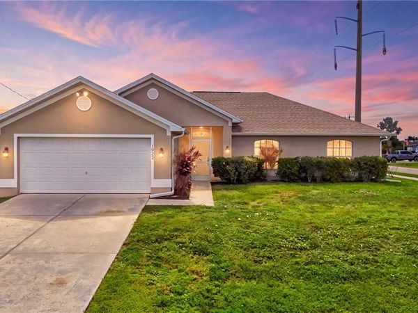 1922 SW 27th ST , CAPE CORAL, FL 33914