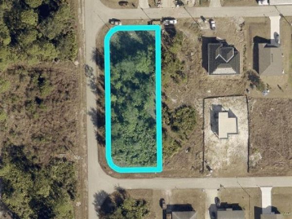 1138 Ebert ST E, LEHIGH ACRES, FL 33974