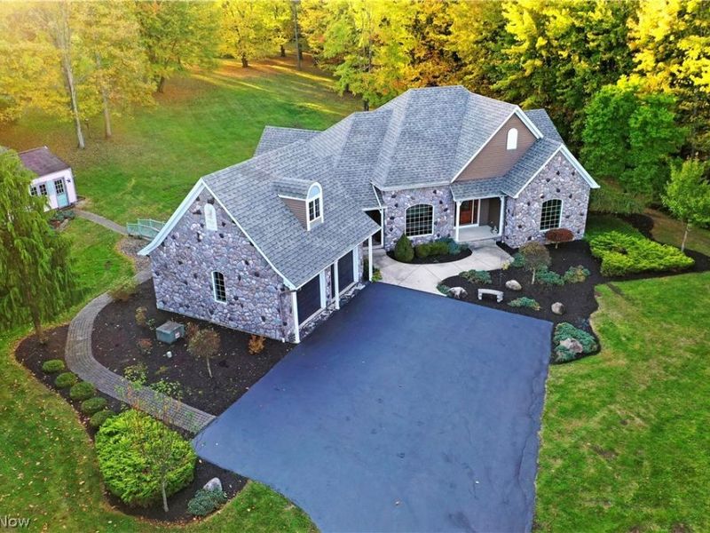 540 Warner Road, Hubbard, OH 44425 Photo 2