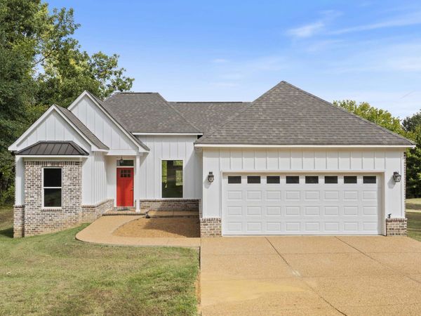 2989 BROWNLEE RD, Senatobia, MS 38668