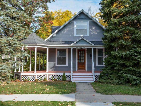 336 Ninth Street W, Traverse City, MI 49684