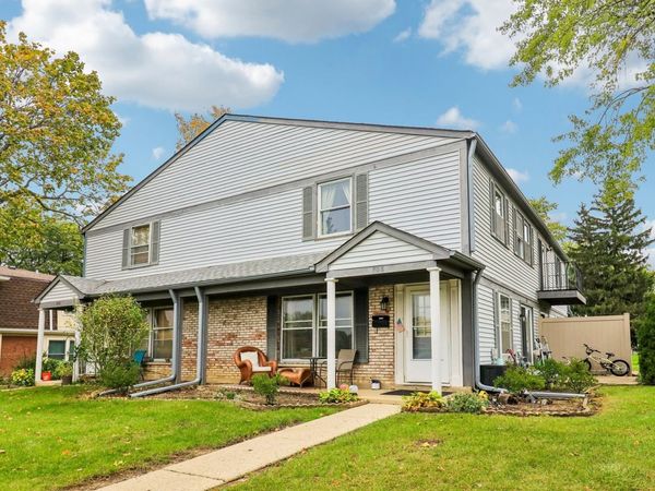 708 Shaw Court, Schaumburg, IL 60194
