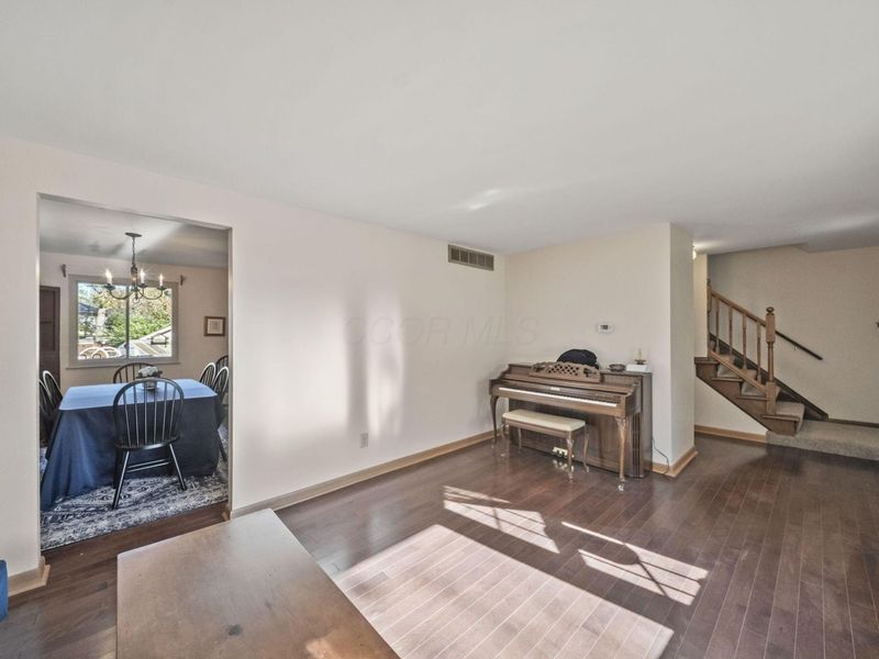 2000 Queensbridge Drive, Columbus, OH 43235 Photo 18