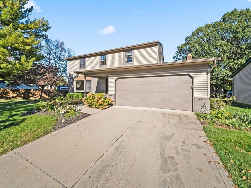 2000 Queensbridge Drive, Columbus, OH 43235 Photo 3