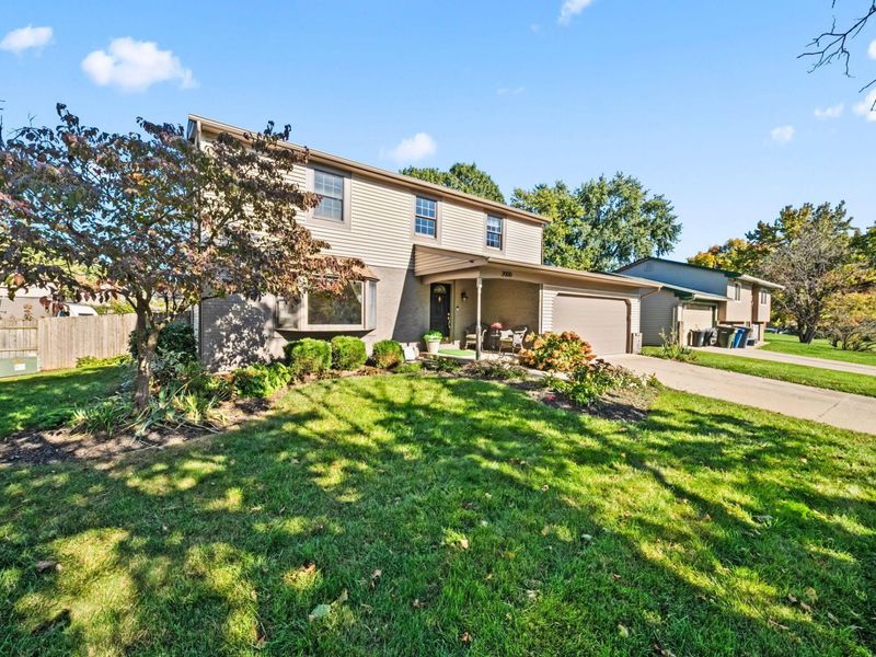 2000 Queensbridge Drive, Columbus, OH 43235 Photo 4