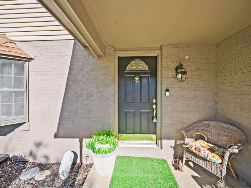 2000 Queensbridge Drive, Columbus, OH 43235 Photo 6