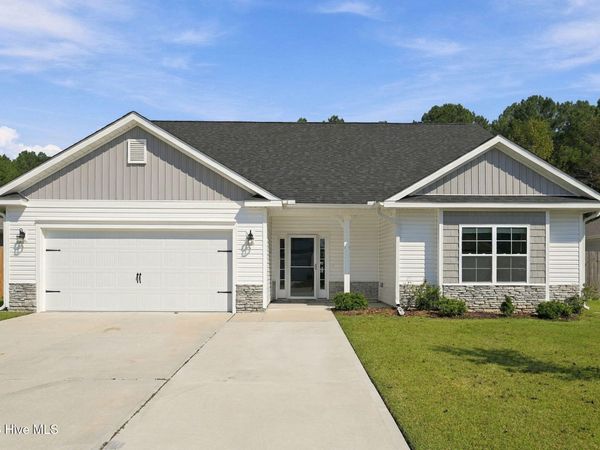 744 Greenwich Place, Richlands, NC 28574