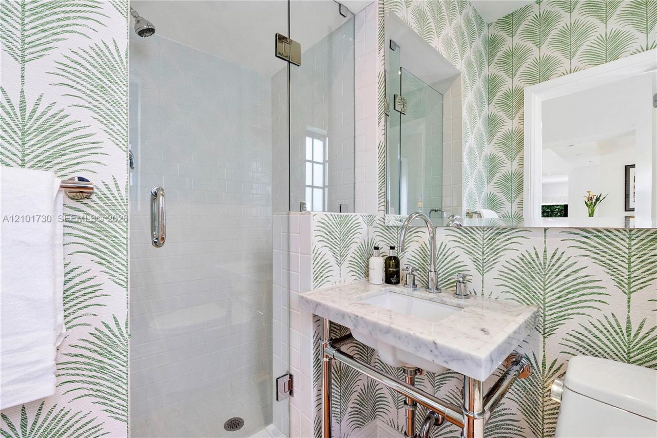 435 W 51st St, Miami Beach, FL 33140 Photo