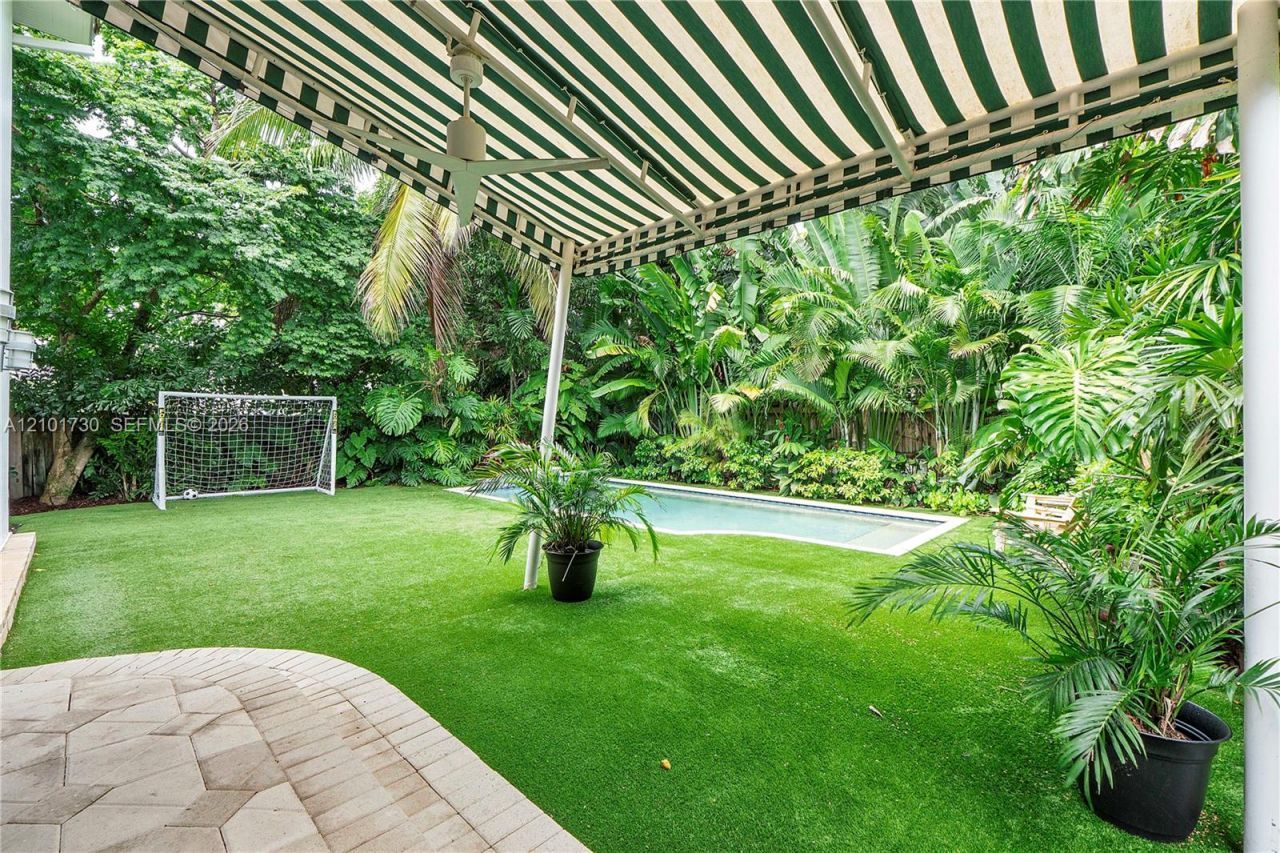 435 W 51st St, Miami Beach, FL 33140 Photo