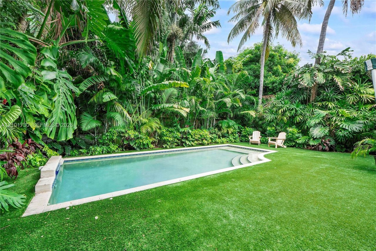 435 W 51st St, Miami Beach, FL 33140 Photo