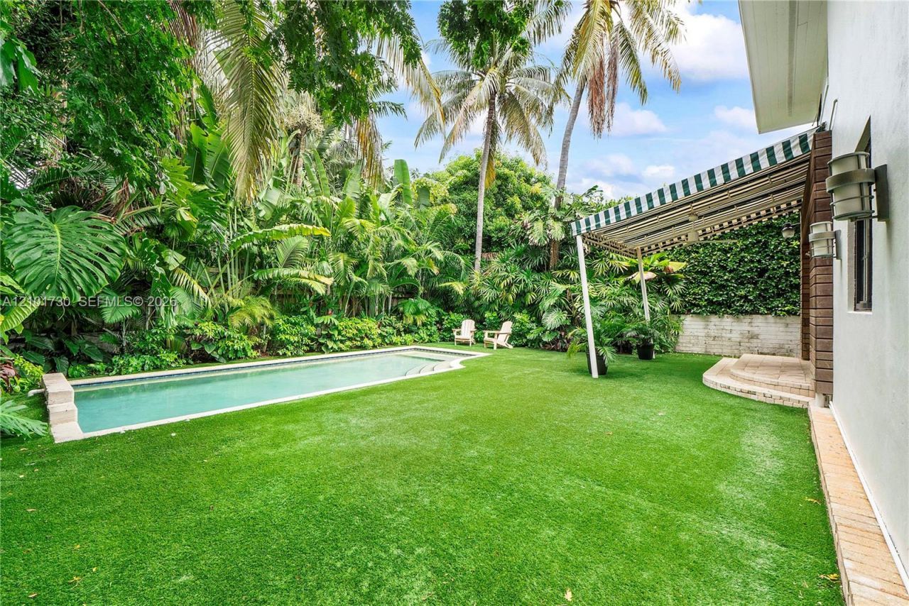 435 W 51st St, Miami Beach, FL 33140 Photo
