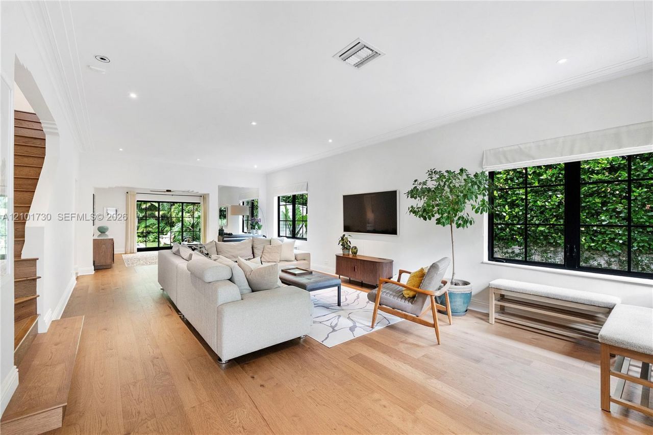 435 W 51st St, Miami Beach, FL 33140 Photo