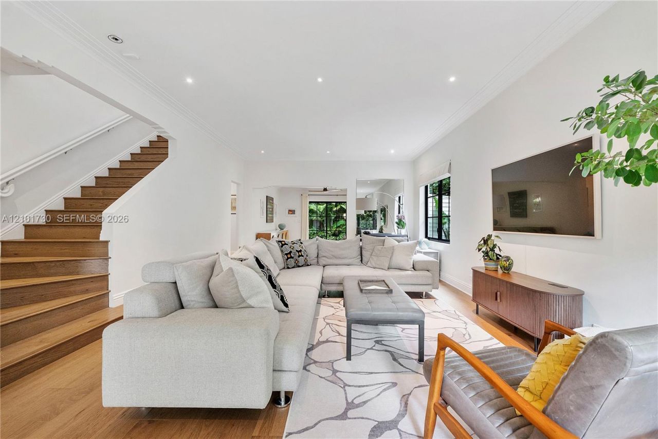435 W 51st St, Miami Beach, FL 33140 Photo